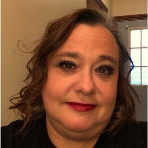 Meet your Posher, Stacy